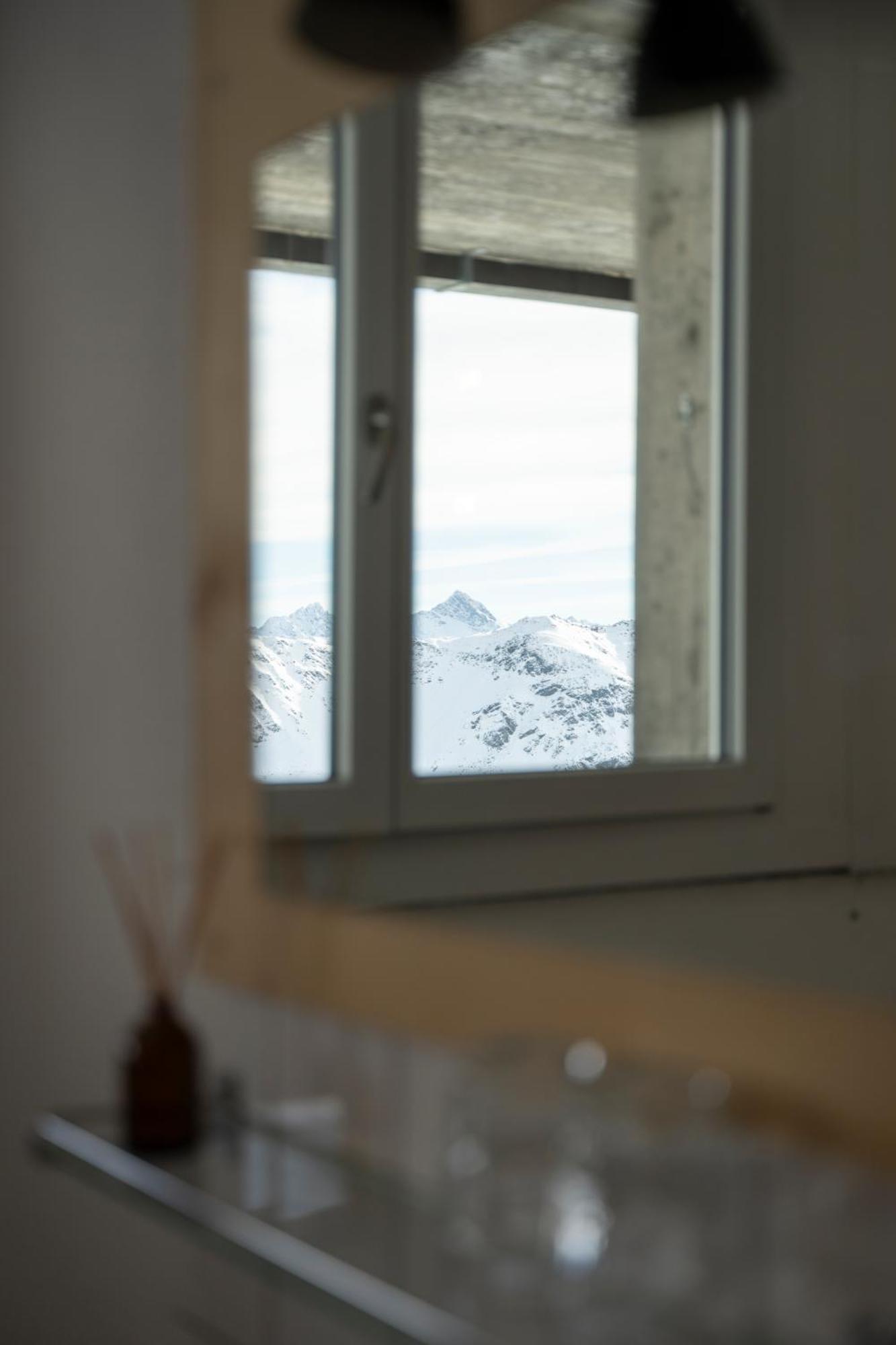 Berghotel Pischa Mountain Lodge Давос Екстериор снимка