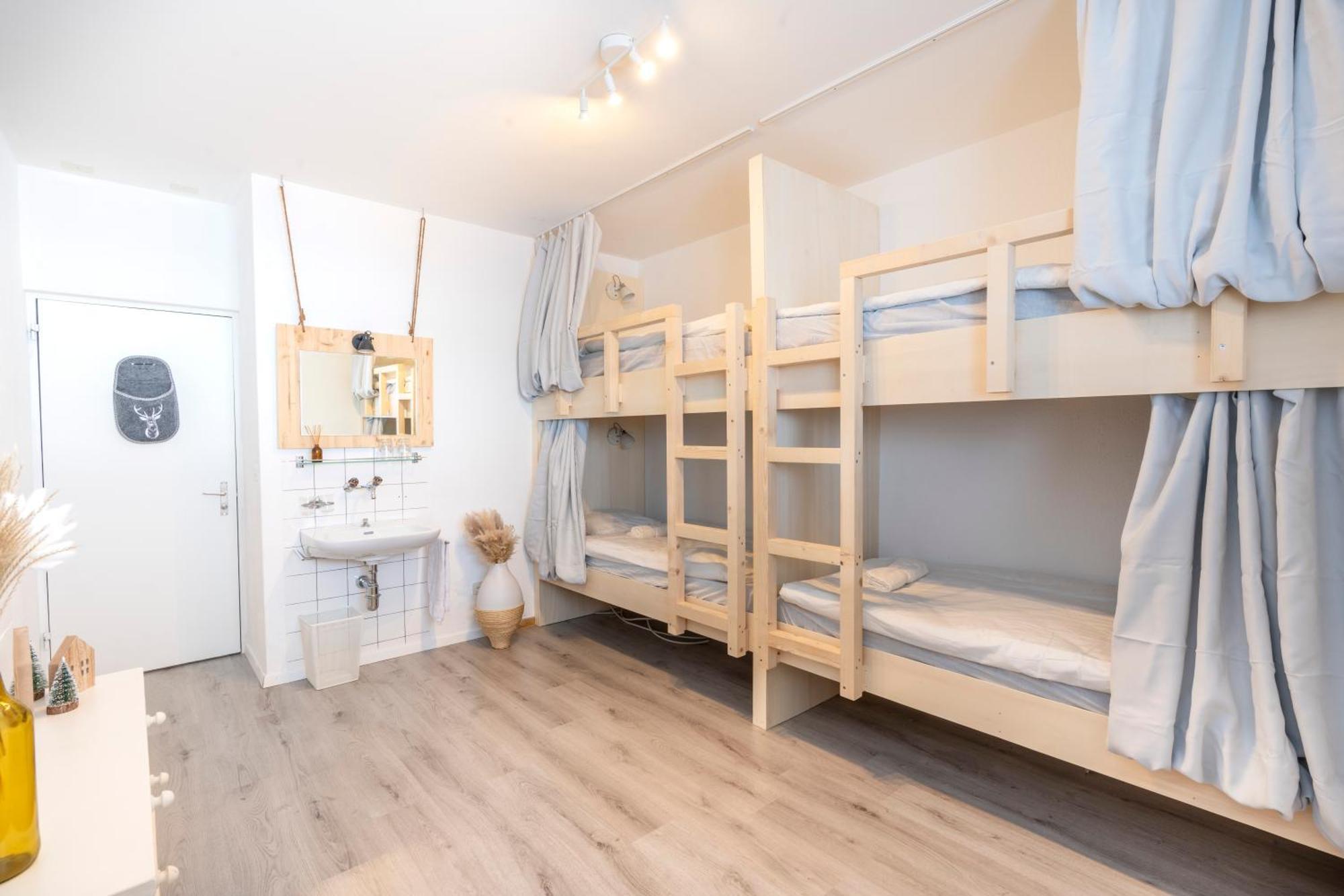 Berghotel Pischa Mountain Lodge Давос Екстериор снимка