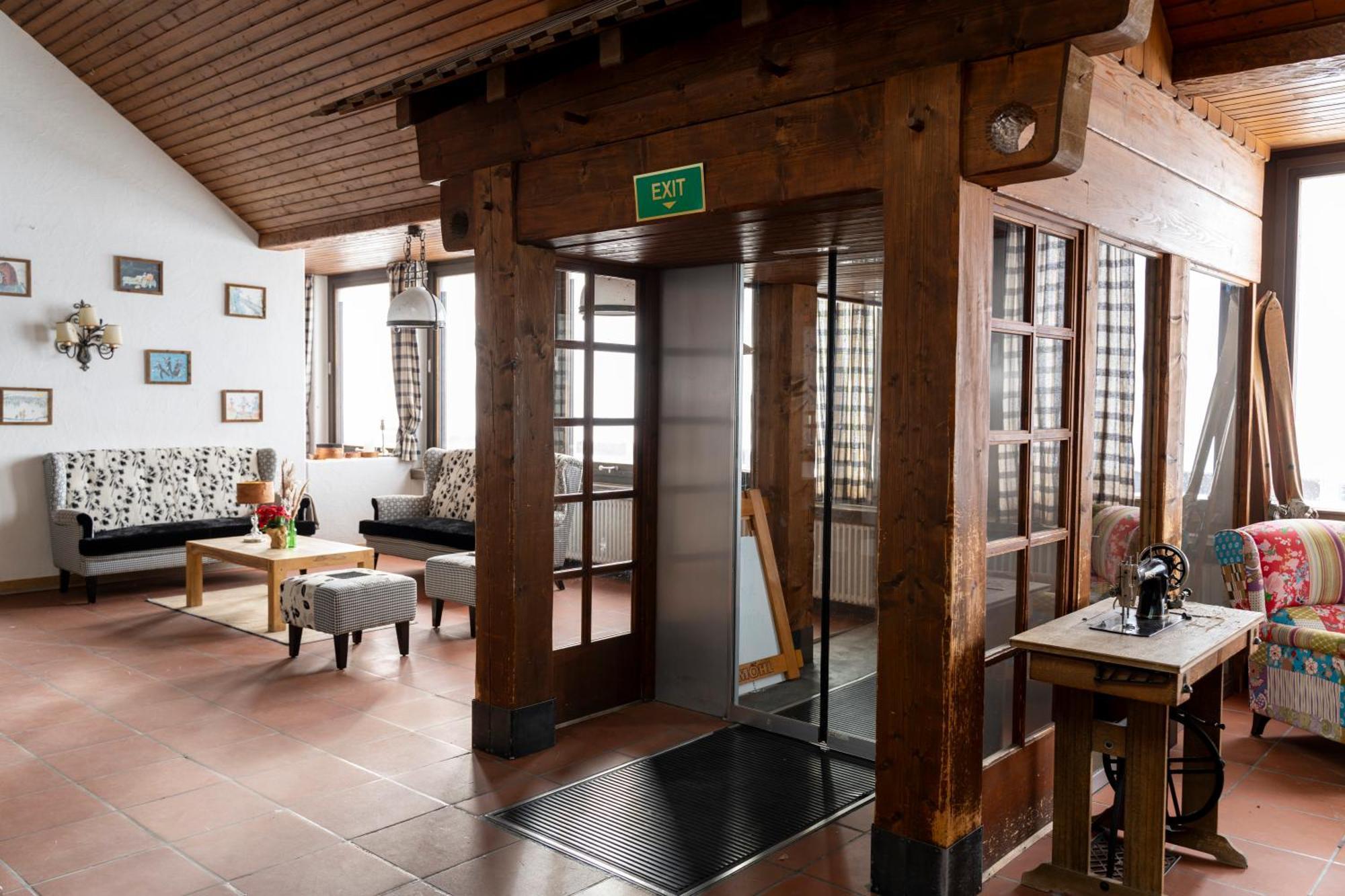 Berghotel Pischa Mountain Lodge Давос Екстериор снимка