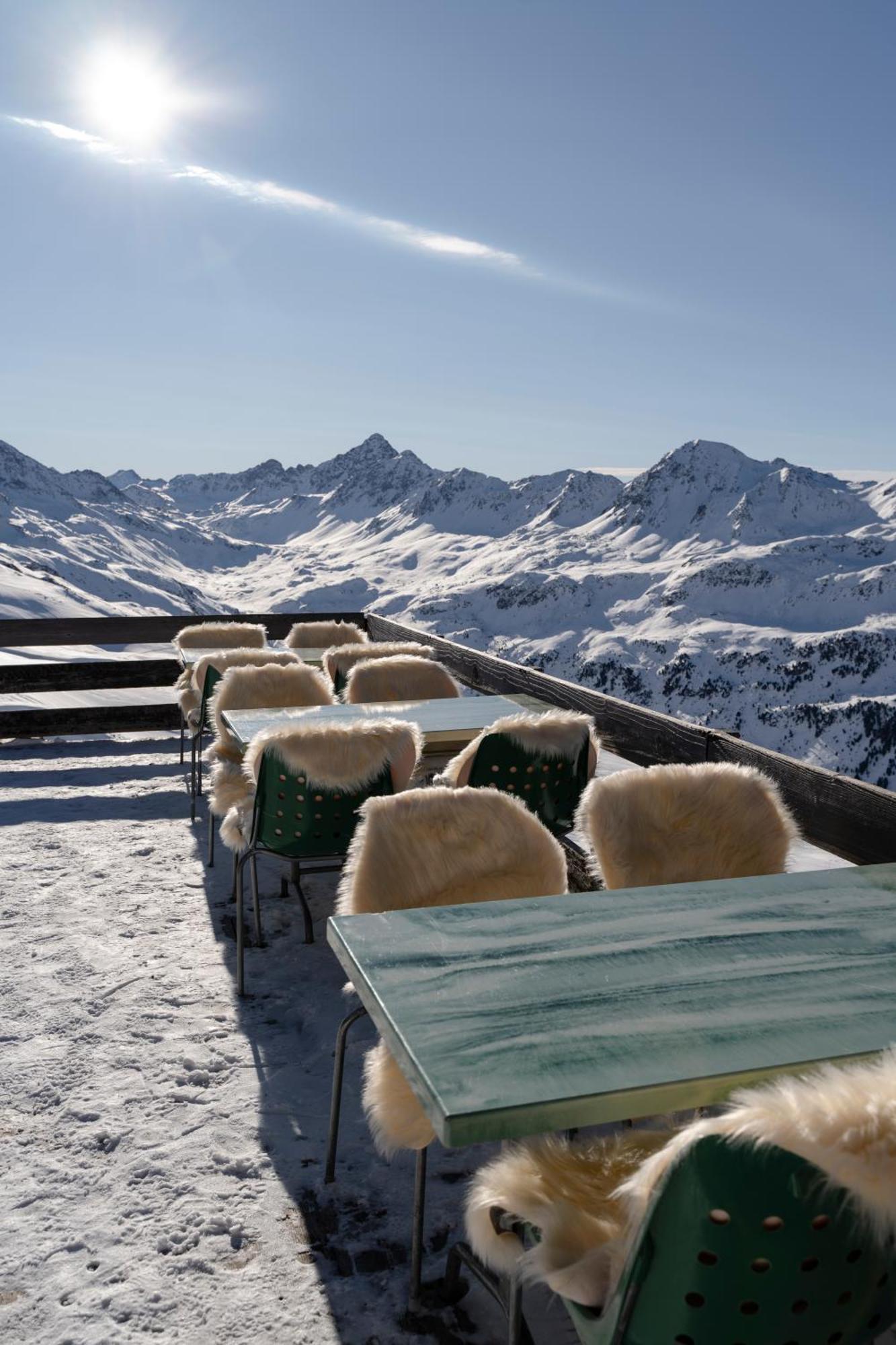 Berghotel Pischa Mountain Lodge Давос Екстериор снимка